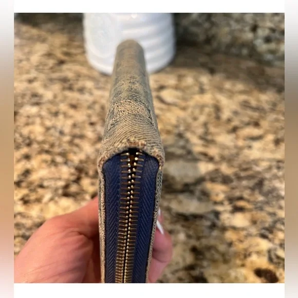 Authentic Louis Vuitton Denim Monogram Wallet - Picture 4 of 8